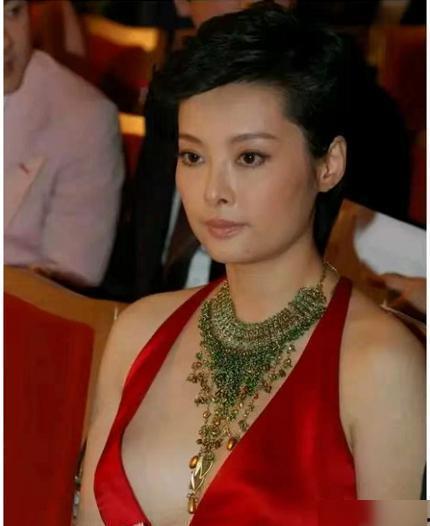 袁立泰国爆料视频合集,揭秘真实幕后故事 第3张 袁立泰国爆料视频合集,揭秘真实幕后故事 第3张